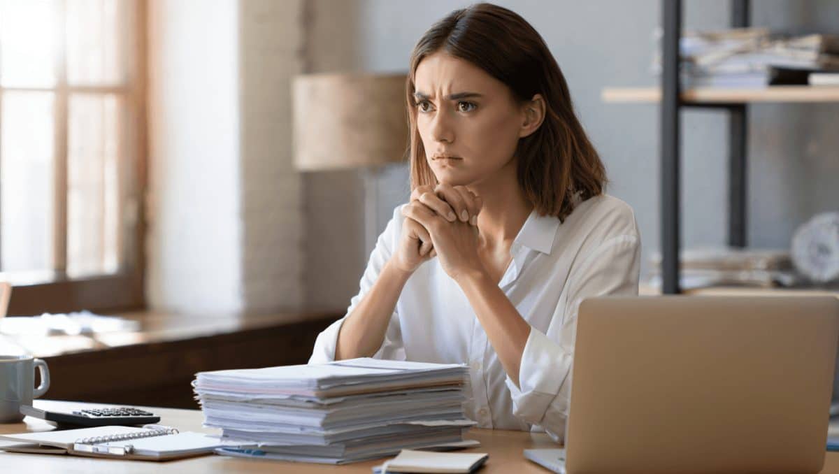 Facturas entre autónomos: cómo hacerlas con ejemplos (y sin errores)