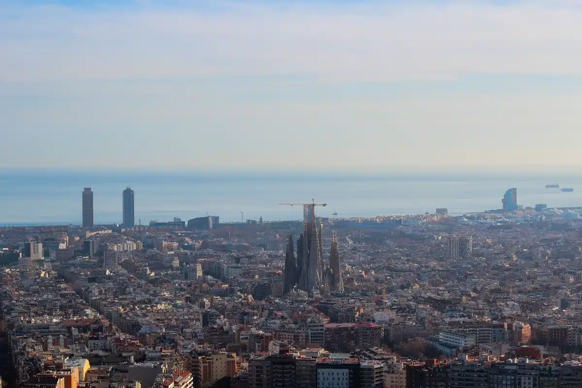 Maqueta o visualización de proyecto urbanístico con nuevas viviendas y espacios verdes