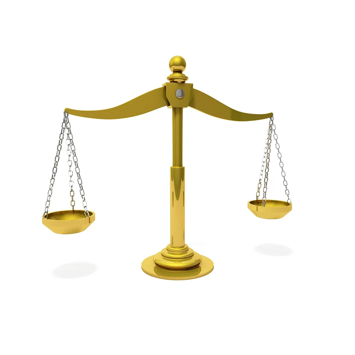 Martillo judicial y documentos del tribunal sobre una mesa